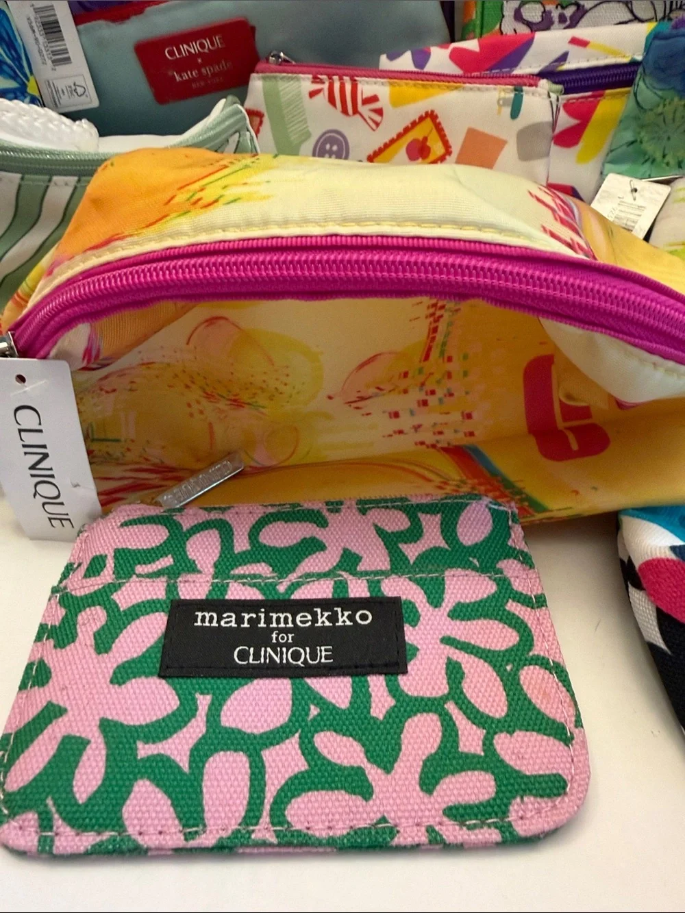 Clinique 15 Cosmetic Bags! Take Them!